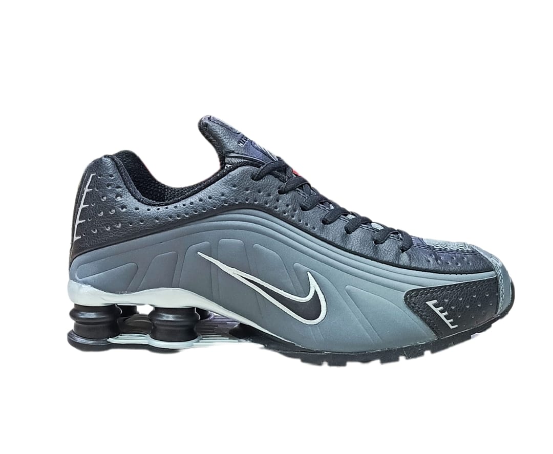 1000041711 Nike Shox R4 Ultimate
